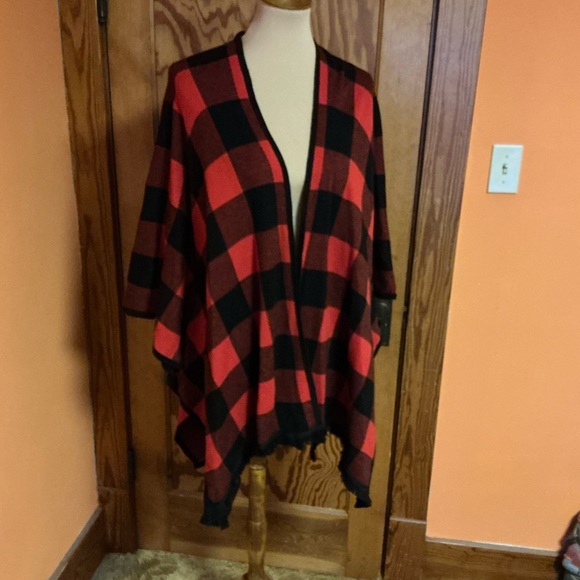 Kensie Red Black Buffalo Plaid Open Front Poncho Wrap One Size NWT - Picture 7 of 11
